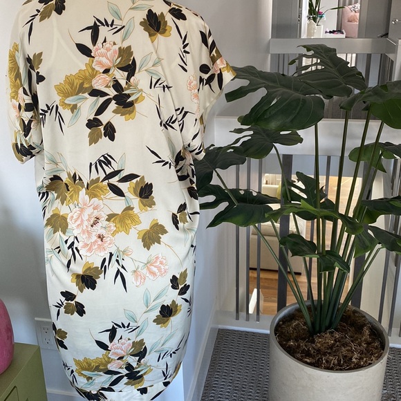 Kimono Style Dress - Picture 3 of 3